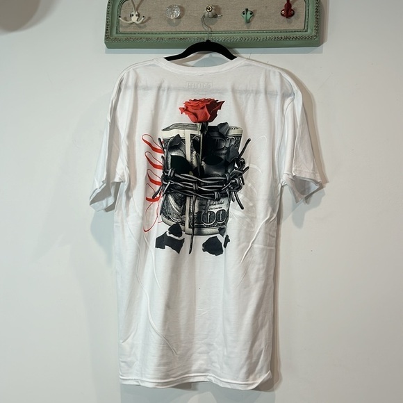 Shh barbwire red rose cash roll short sleeve graphic T-shirt white men large new - Picture 3 of 3